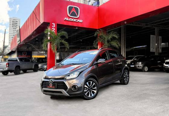 HYUNDAI HB20X 1.6 16V STYLE FLEX 4P MANUAL HYUNDAI HB20X 1.6 16V STYLE FLEX 4P MANUAL